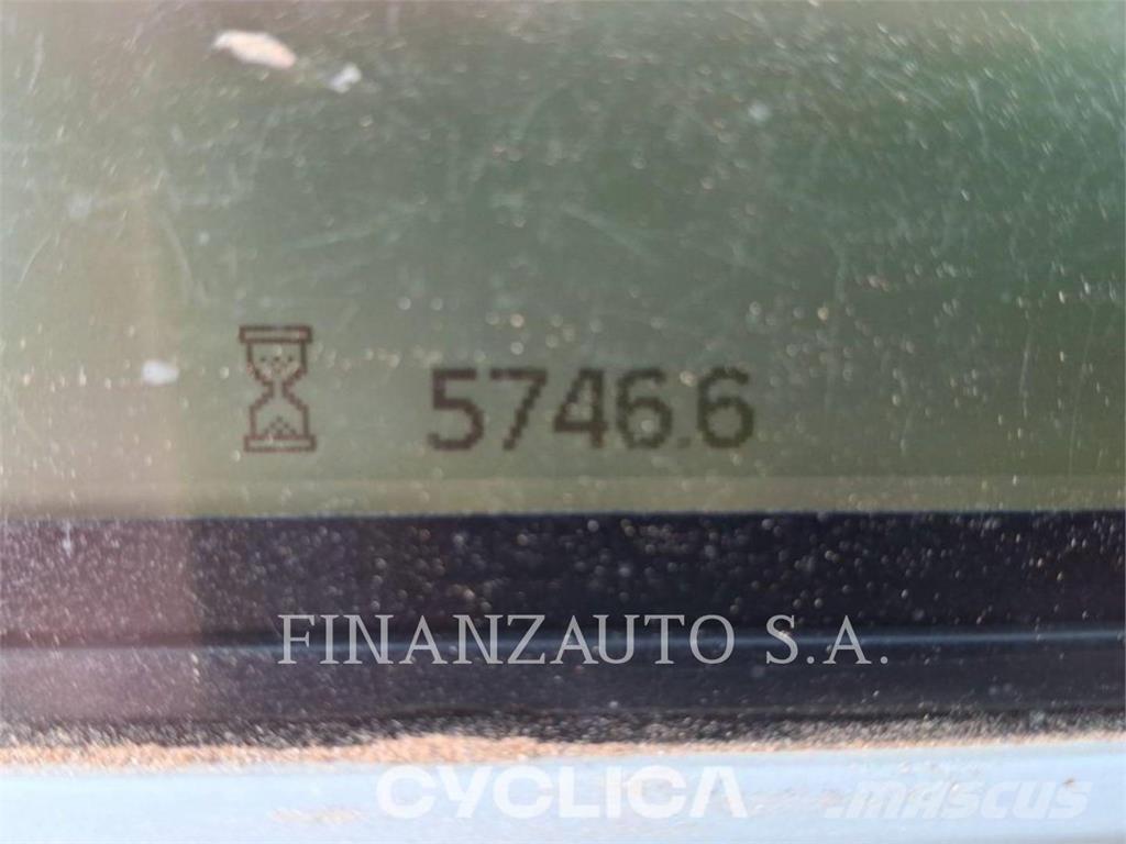 CAT 745 Dumper - Knickgelenk