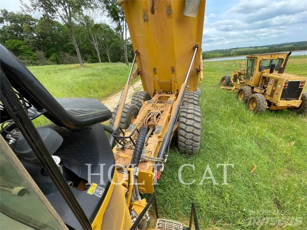 CAT 745-04 Dumper - Knickgelenk