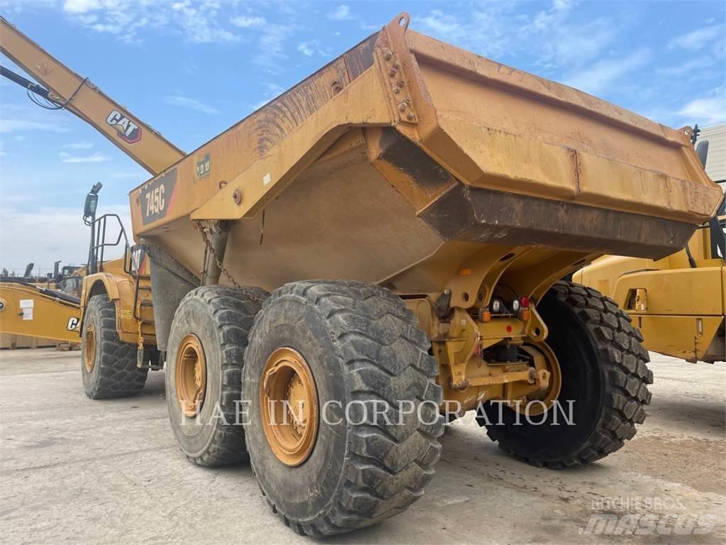 CAT 745C Dumper - Knickgelenk