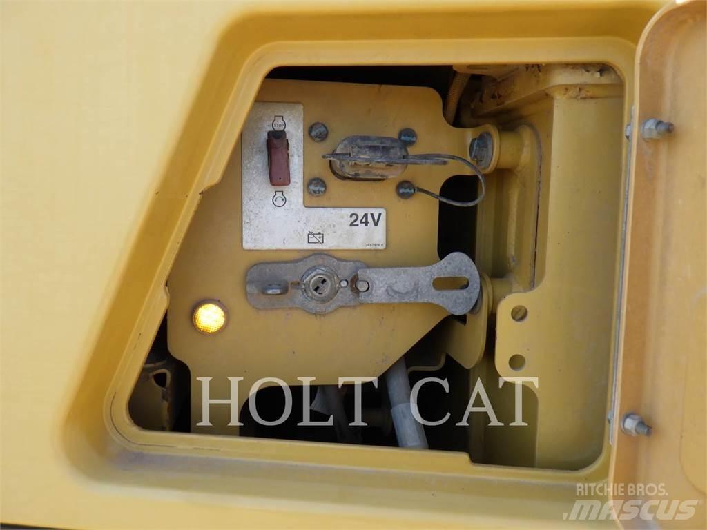 CAT 745C Dumper - Knickgelenk