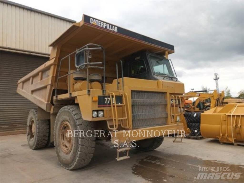 CAT 771D Dumper - Knickgelenk