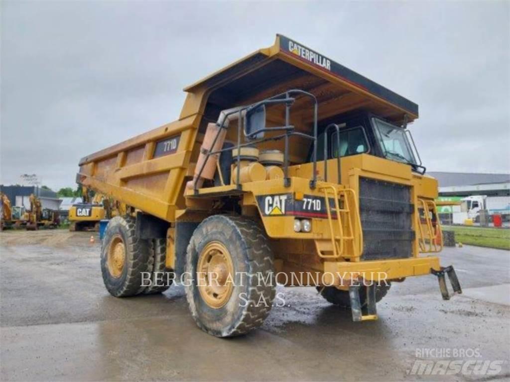 CAT 771D Dumper - Knickgelenk