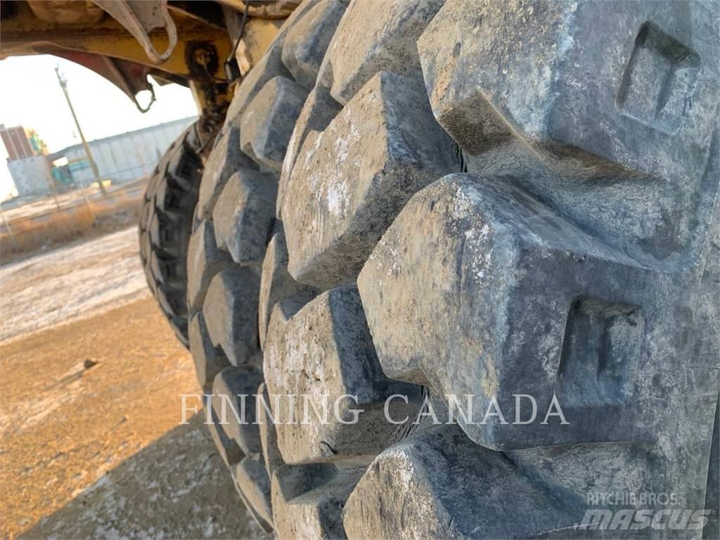 CAT 772 Dumper - Knickgelenk
