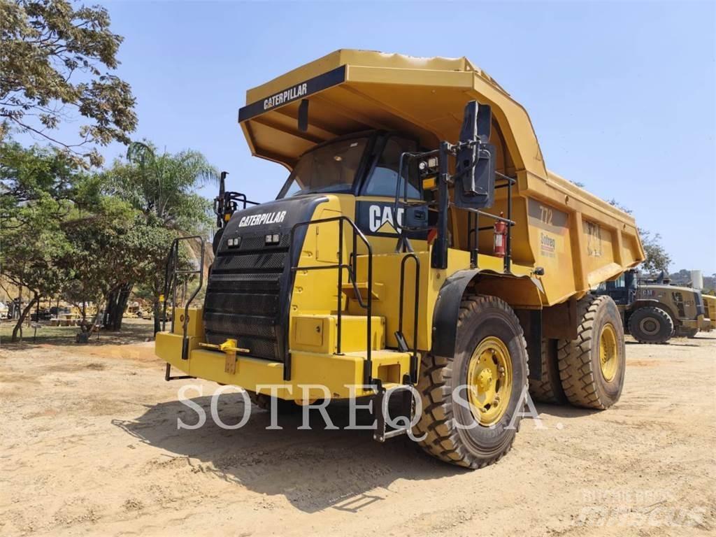 CAT 772 Dumper - Knickgelenk