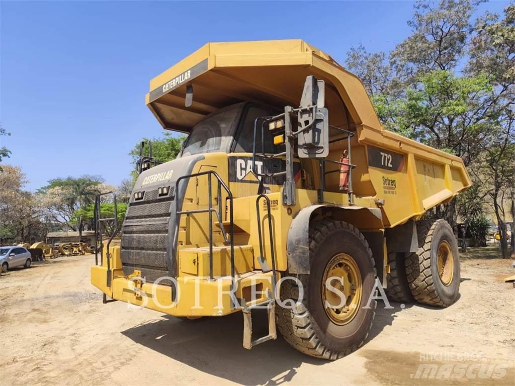 CAT 772 Dumper - Knickgelenk