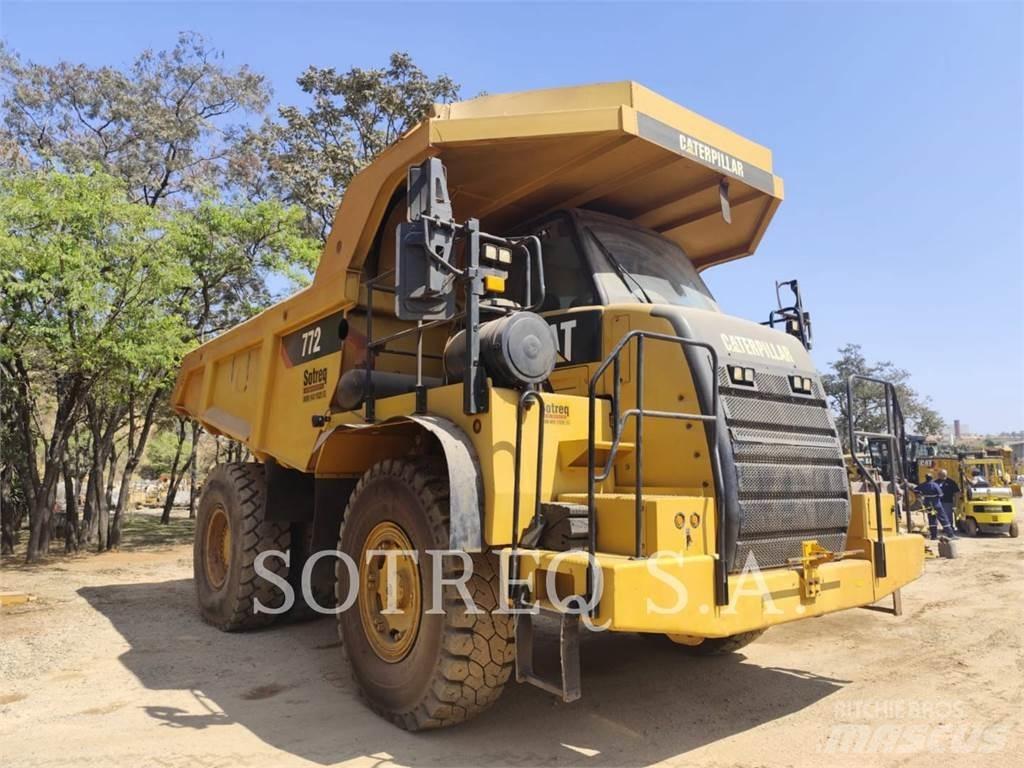 CAT 772 Dumper - Knickgelenk