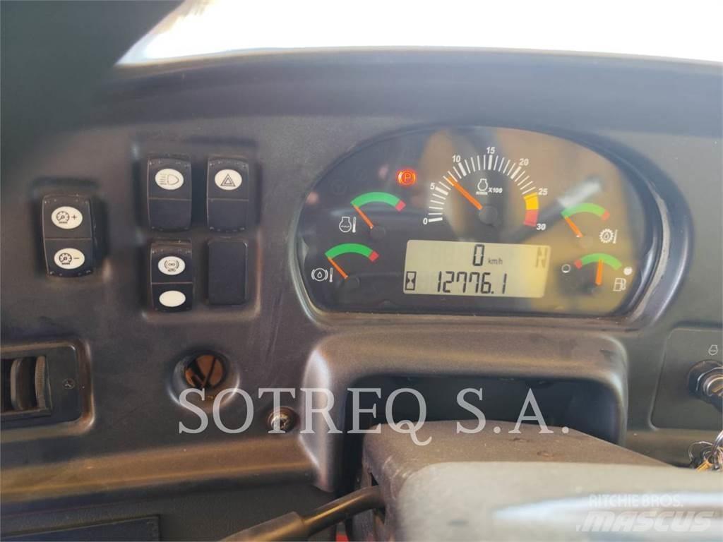 CAT 772 Dumper - Knickgelenk