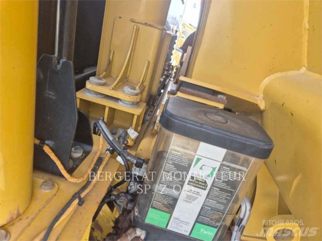 CAT 772G Dumper - Knickgelenk