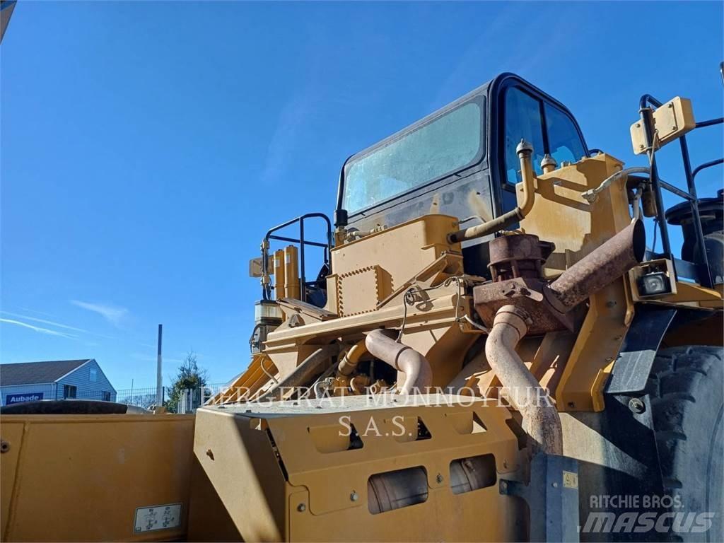 CAT 772G Dumper - Knickgelenk