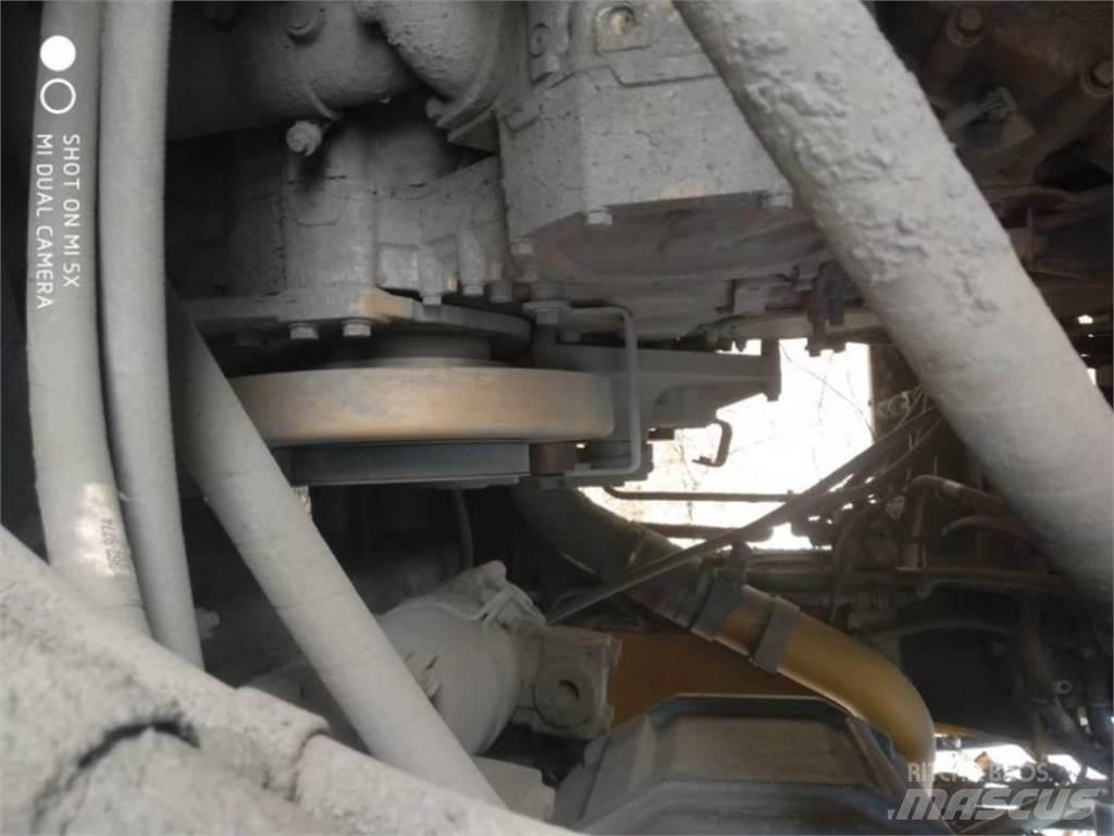 CAT 772GLRC Dumper - Knickgelenk