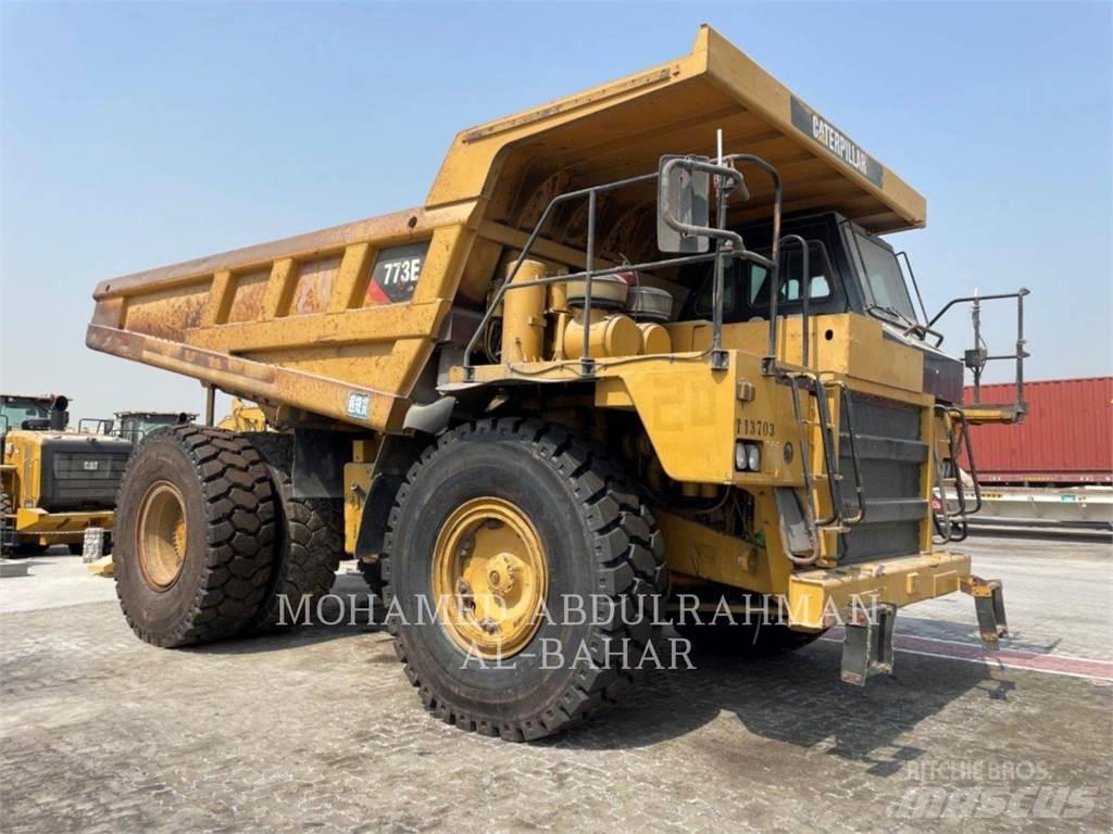 CAT 773E Dumper - Knickgelenk