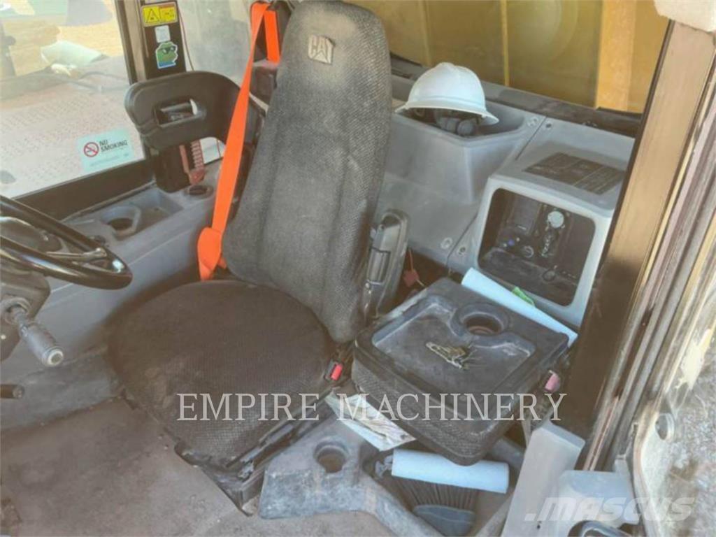 CAT 773F Dumper - Knickgelenk