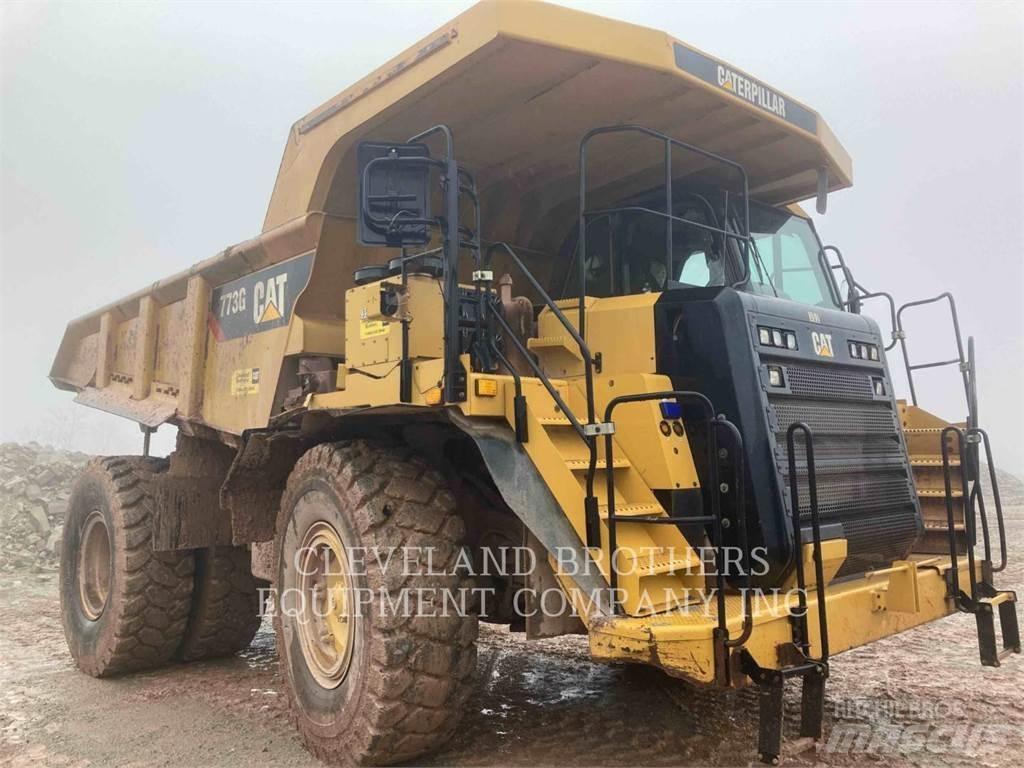 CAT 773G Dumper - Knickgelenk