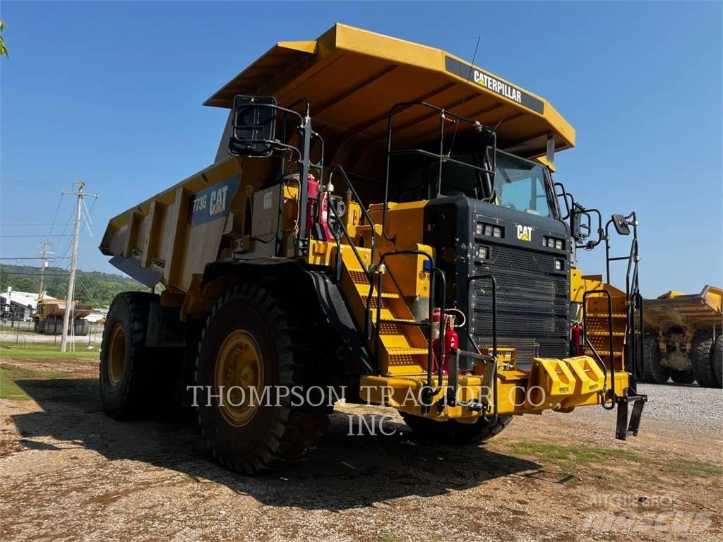 CAT 773G Dumper - Knickgelenk