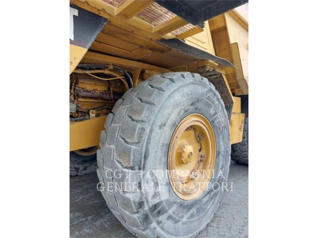 CAT 775B Dumper - Knickgelenk