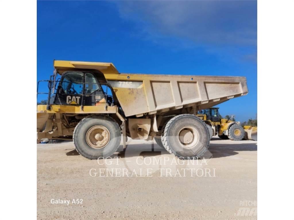 CAT 775F Dumper - Knickgelenk
