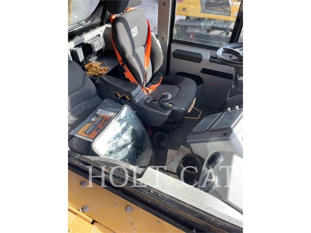 CAT 775G Dumper - Knickgelenk