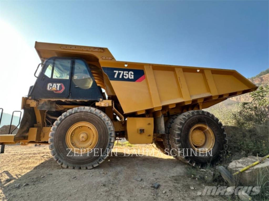 CAT 775G Dumper - Knickgelenk