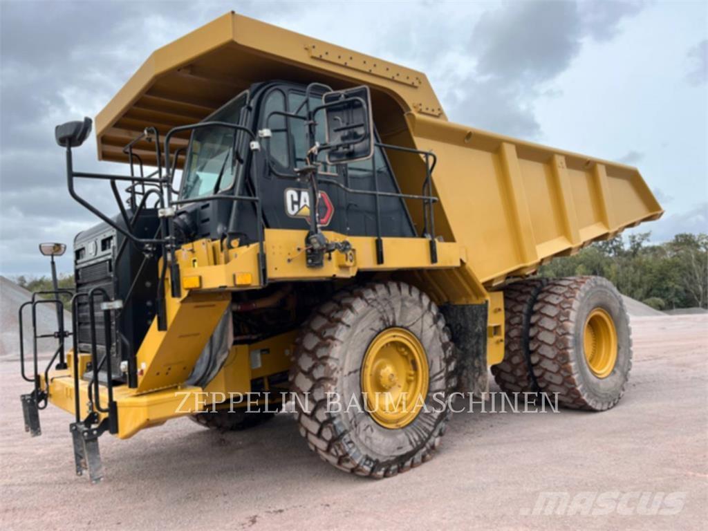 CAT 775G Dumper - Knickgelenk
