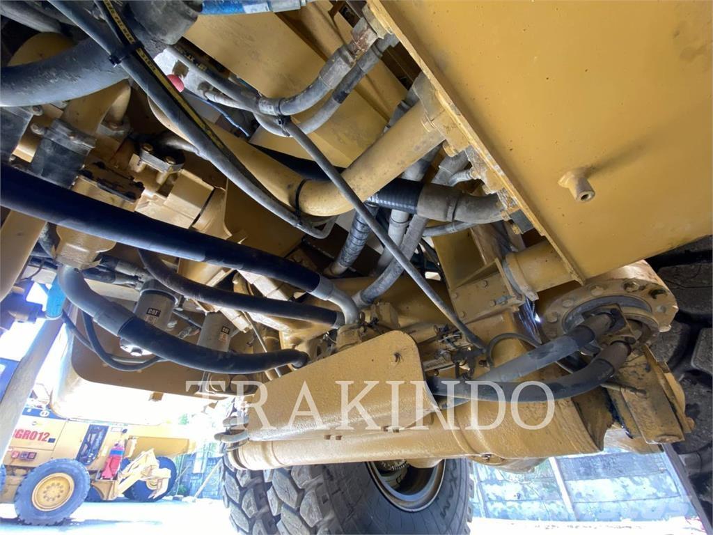 CAT 777-05 Dumper - Knickgelenk