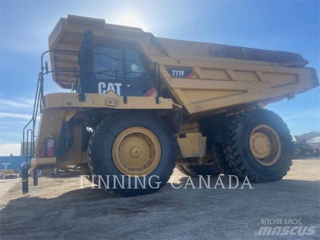CAT 777F Dumper - Knickgelenk