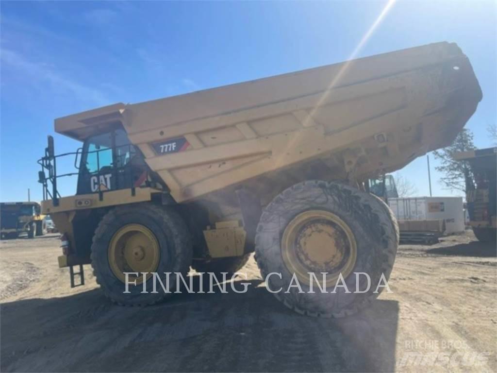 CAT 777F Dumper - Knickgelenk