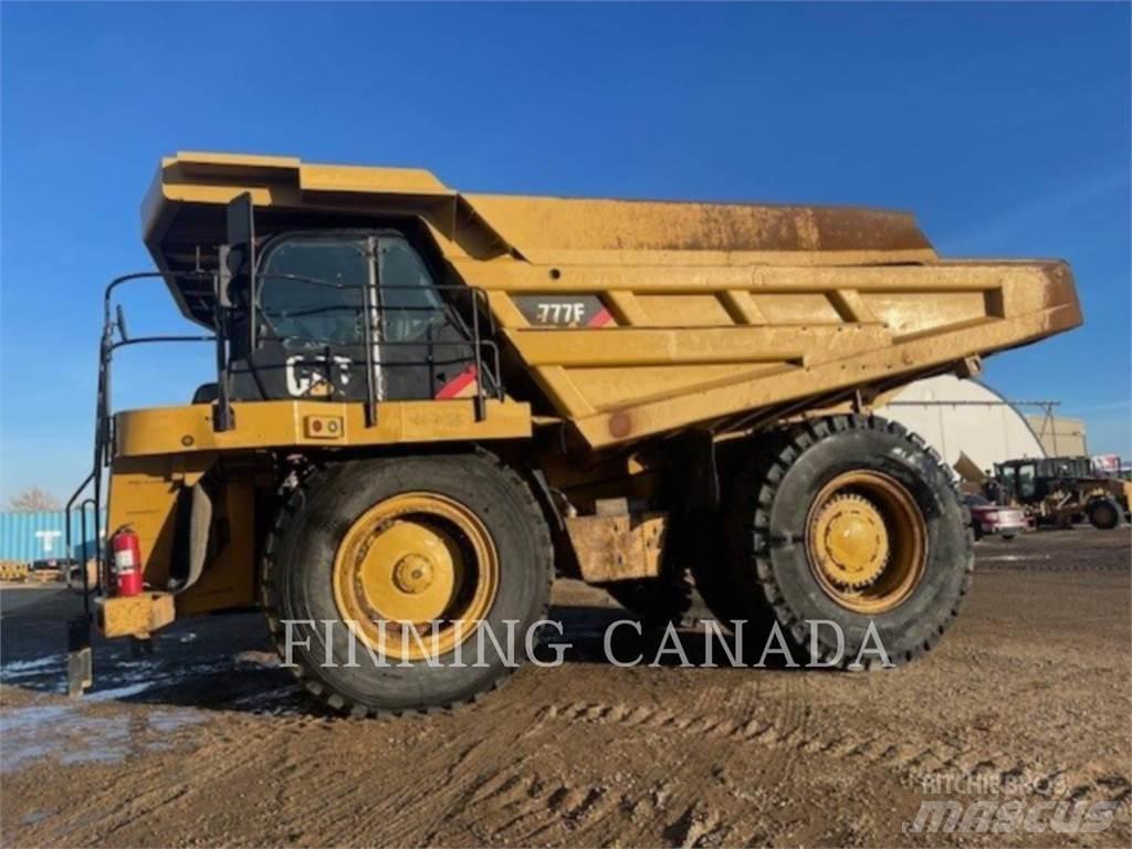 CAT 777F Dumper - Knickgelenk