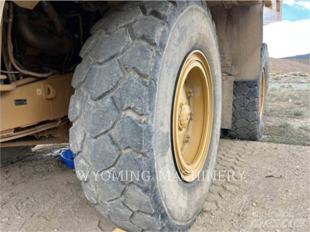 CAT 777G Dumper - Knickgelenk