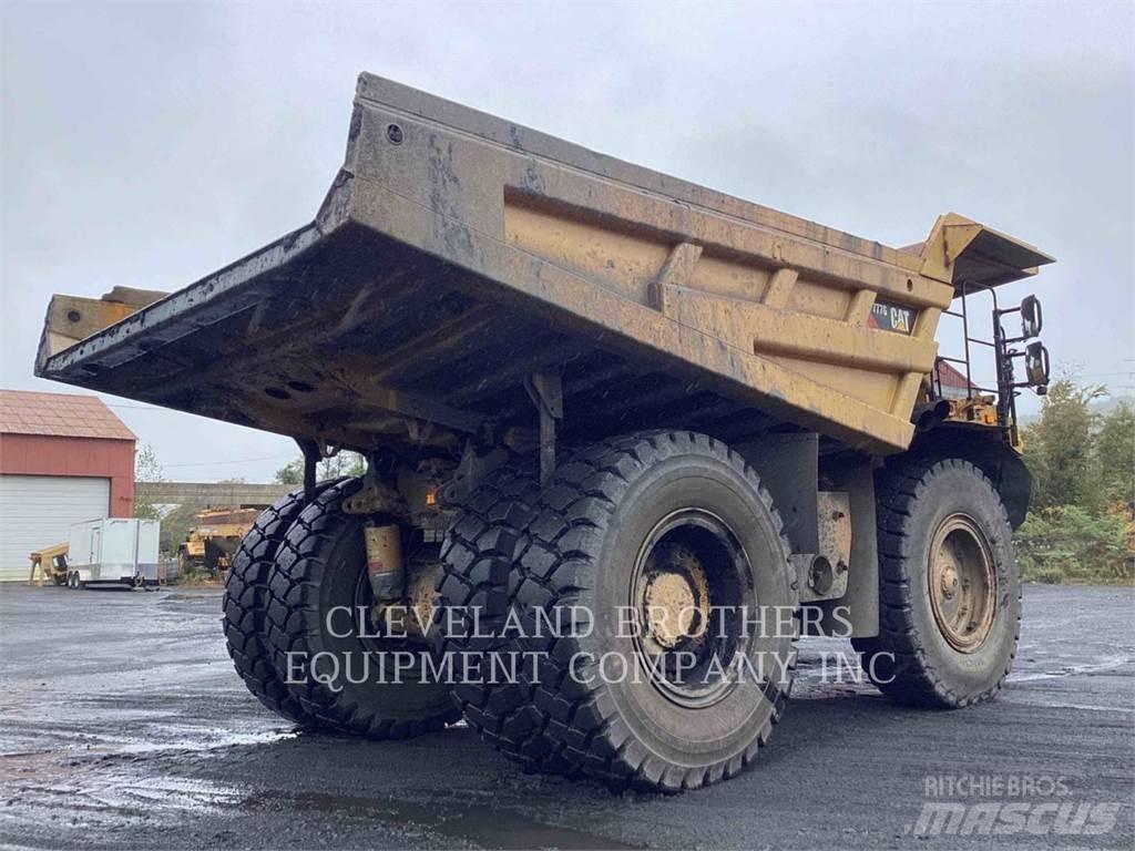 CAT 777G Dumper - Knickgelenk