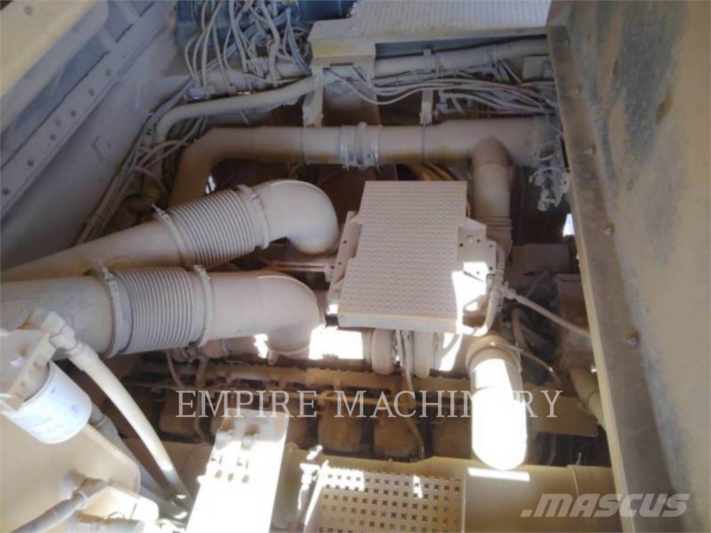 CAT 789D Dumper - Knickgelenk