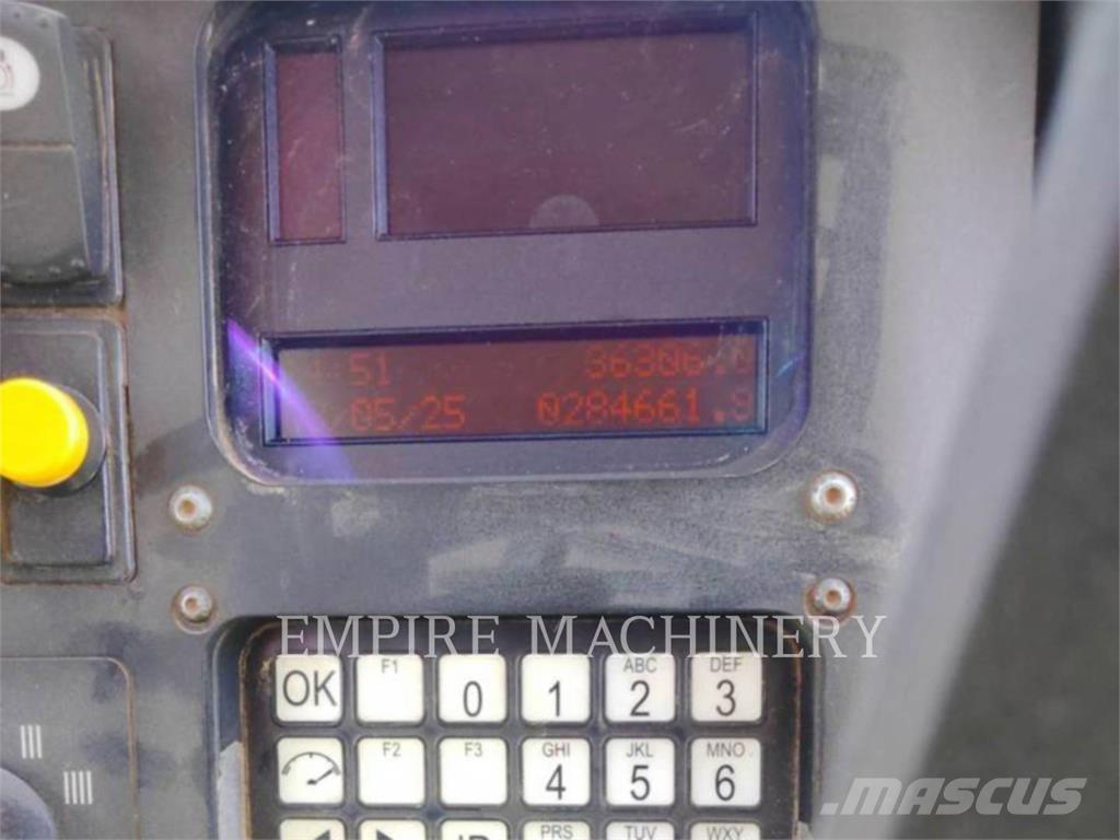 CAT 789D Dumper - Knickgelenk