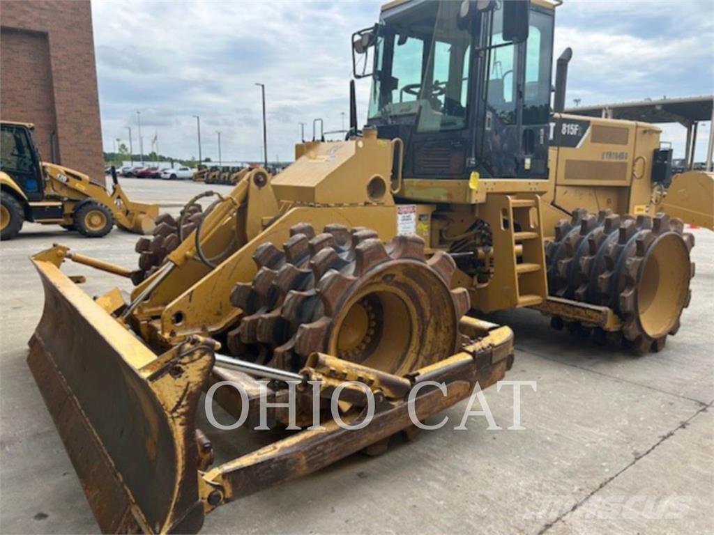 CAT 815F2 Raddozer