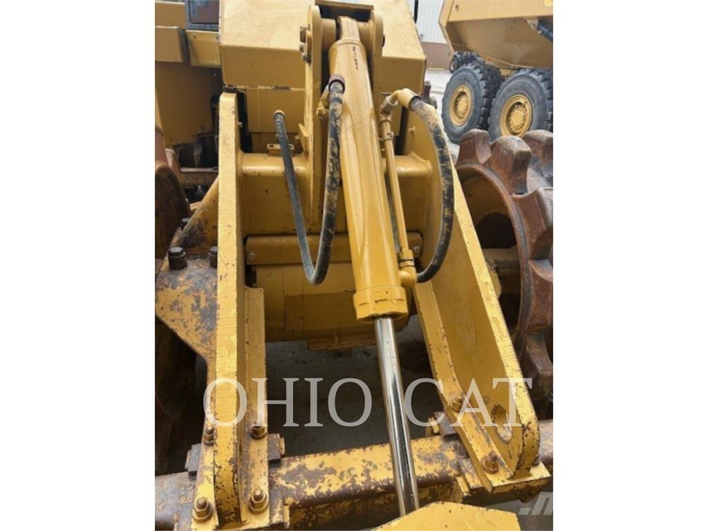 CAT 815F2 Raddozer
