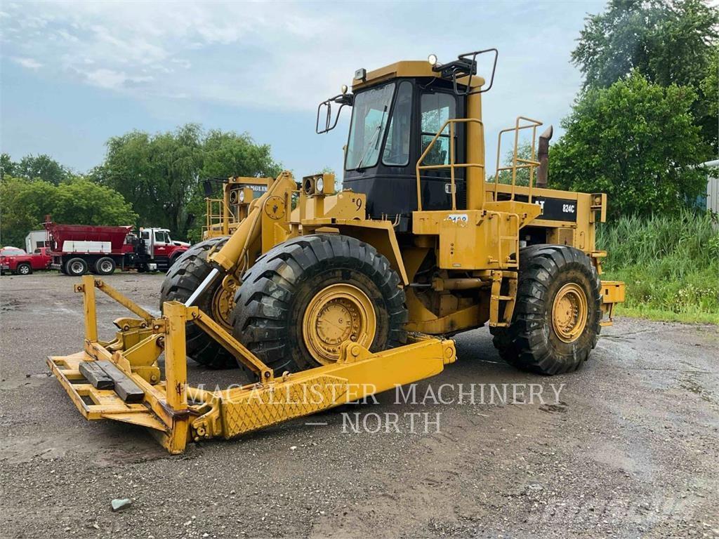 CAT 824C Radlader