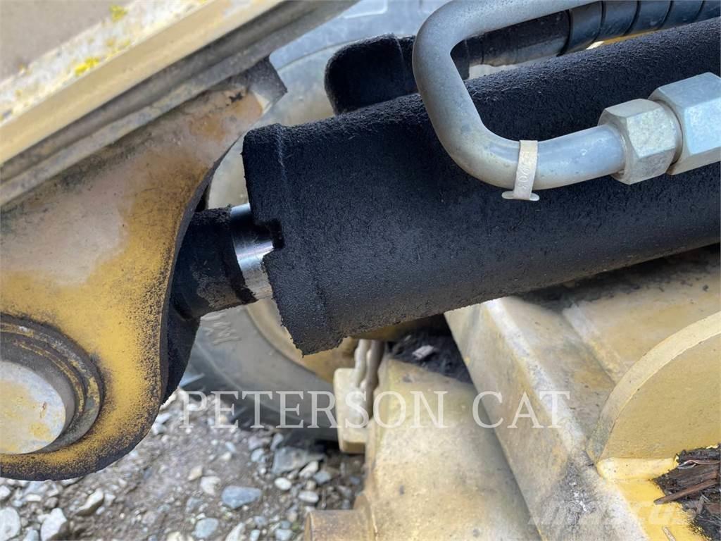 CAT 906 Radlader