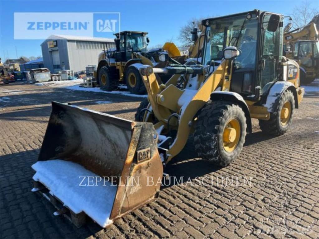 CAT 906M Radlader