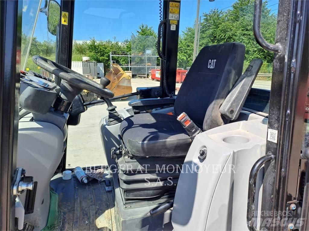 CAT 906M Radlader