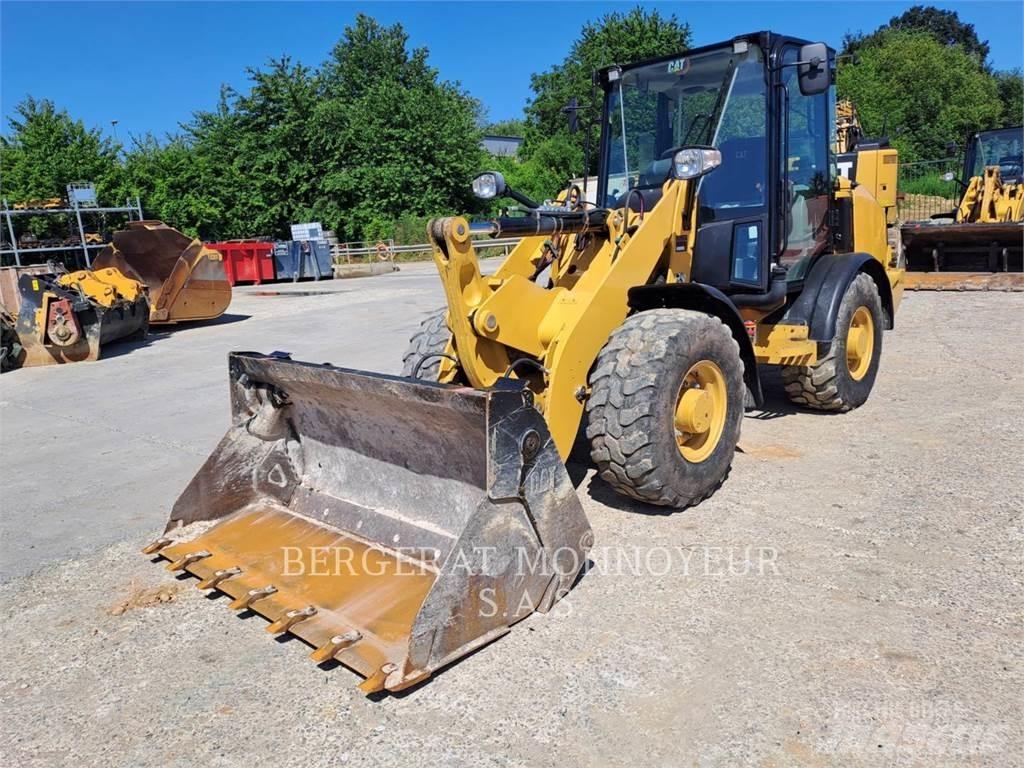 CAT 906M Radlader