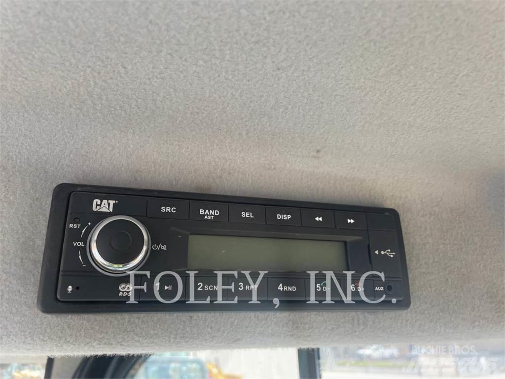 CAT 906M Radlader