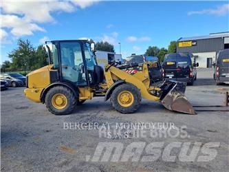 CAT 906M Radlader