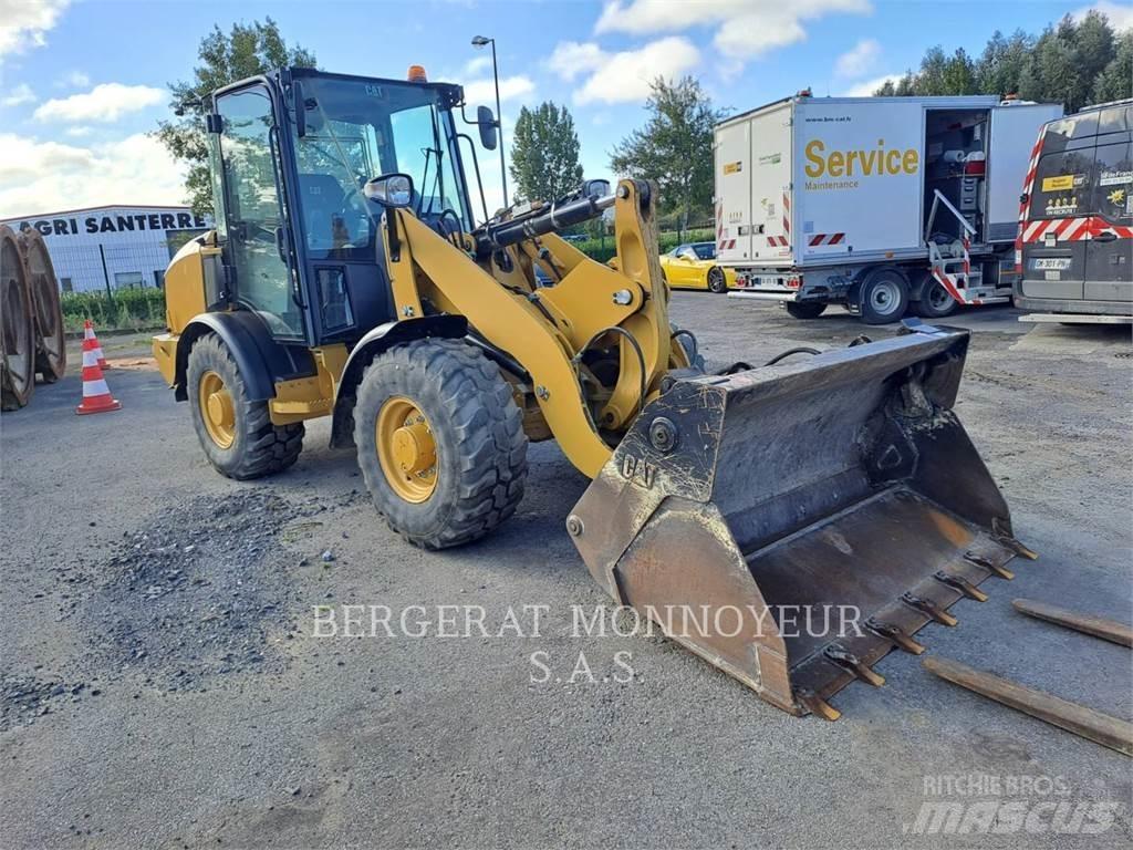 CAT 906M Radlader