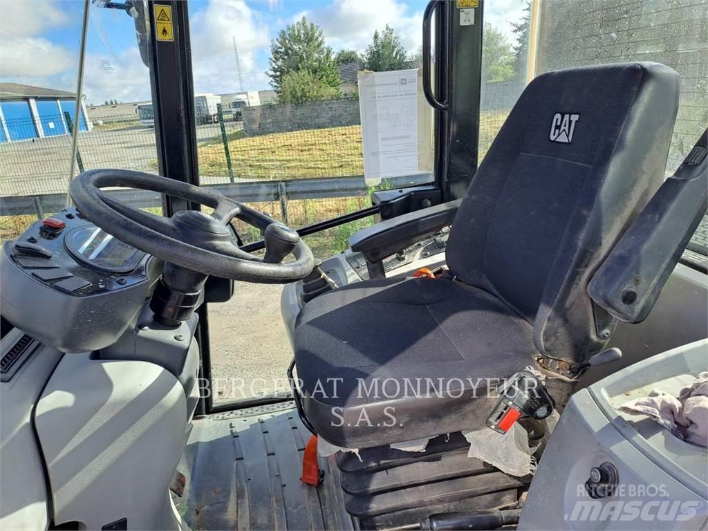 CAT 906M Radlader