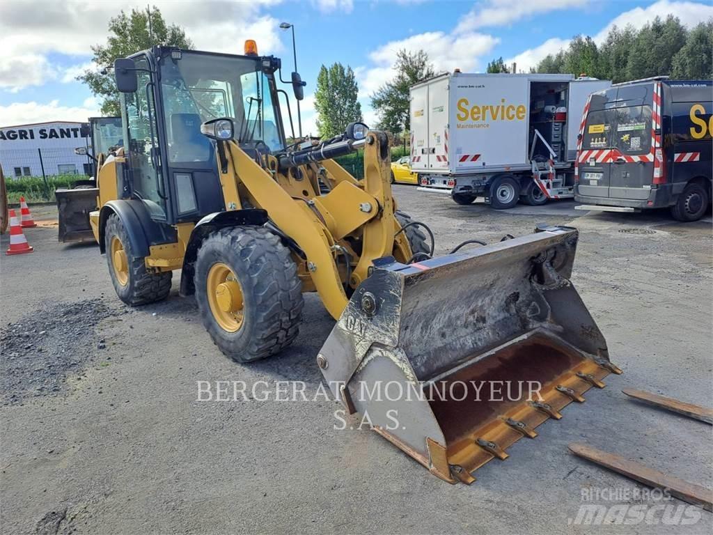 CAT 906M Radlader