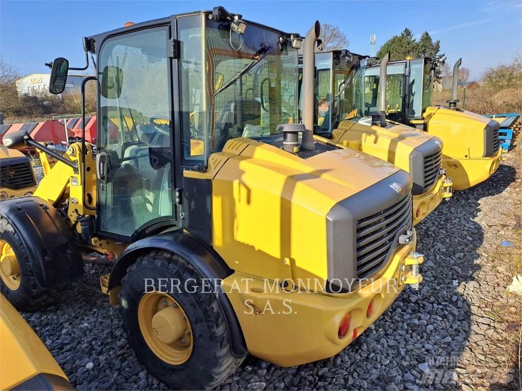 CAT 906M Radlader