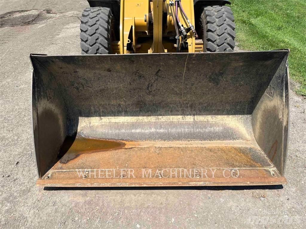 CAT 906M Radlader