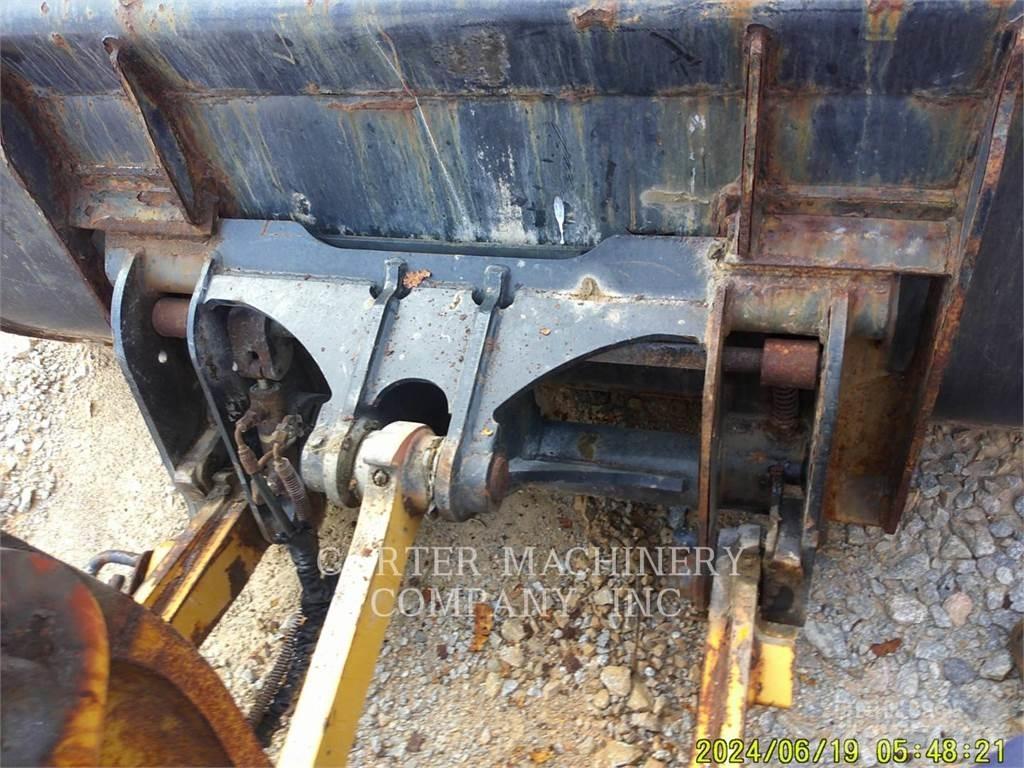 CAT 906M Radlader