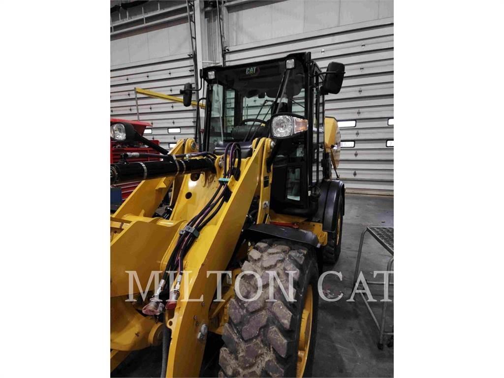 CAT 906M Radlader
