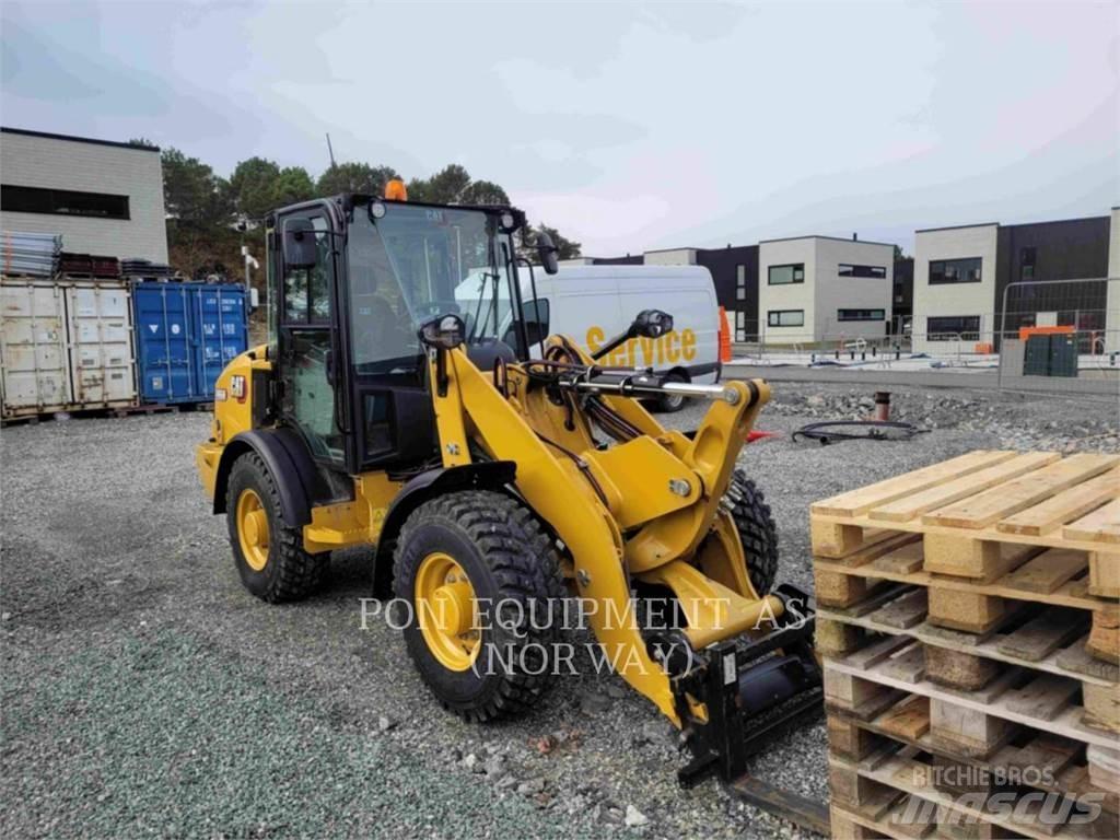 CAT 906M Radlader