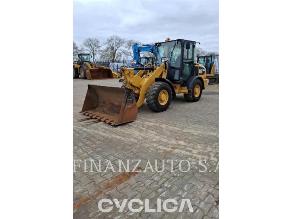CAT 906M Radlader