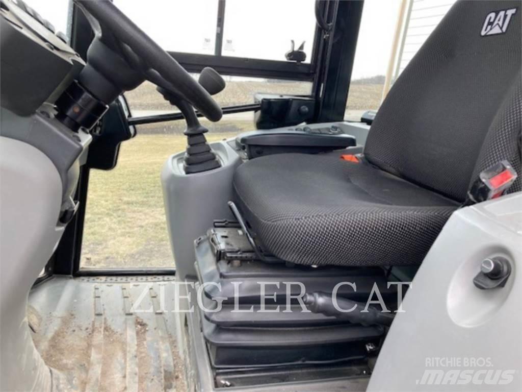 CAT 907M Radlader